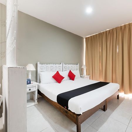 Suites Internacional Zapopan Εξωτερικό φωτογραφία