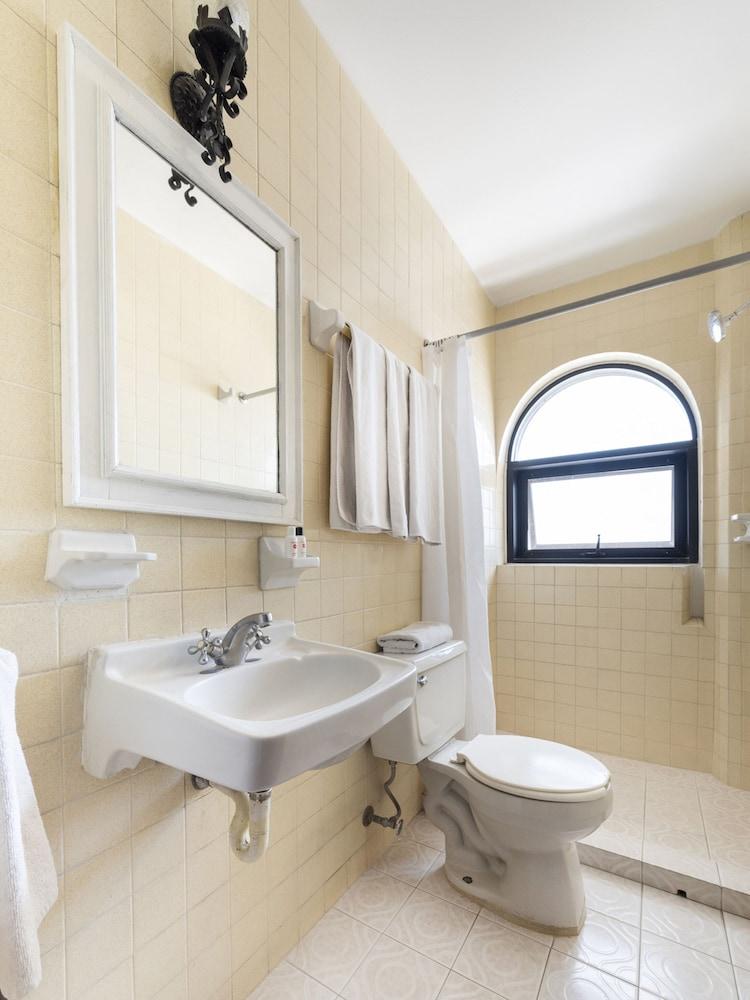 Suites Internacional Zapopan Εξωτερικό φωτογραφία
