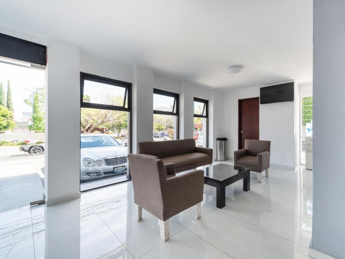 Suites Internacional Zapopan Εξωτερικό φωτογραφία